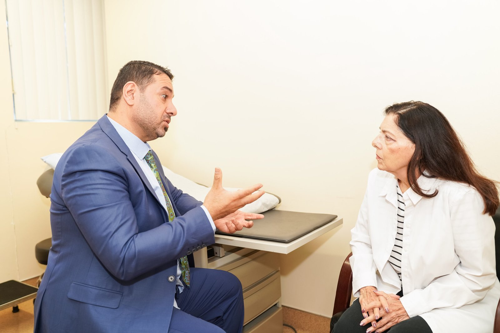 Patient consultation with a gastroenterologist in San Diego